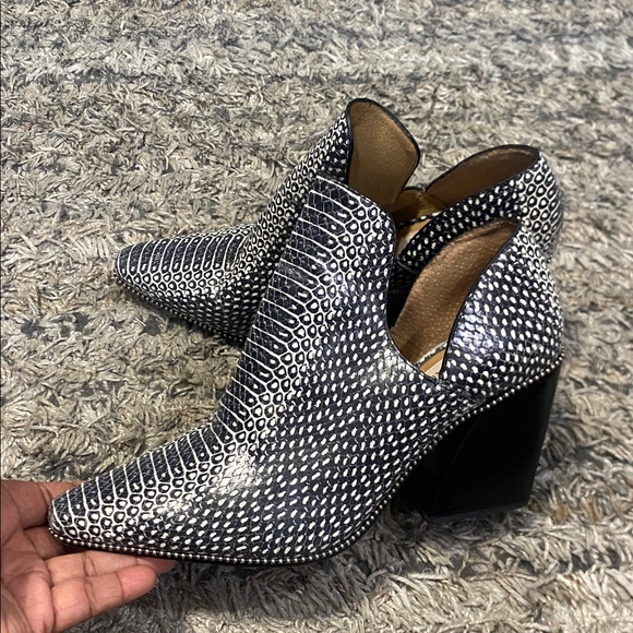 Antonio Melani Madee Ankle Boots sz 8 - Picture 4 of 9